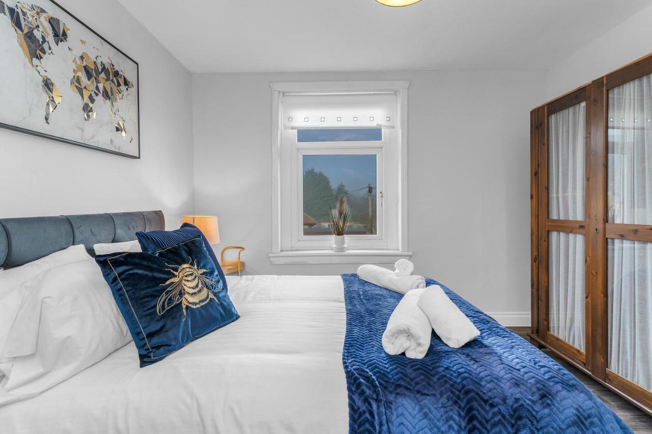 Modern & Spacious 2 Bedroom House - Free Parking - Front & Back Garden - Private Main Door Entrance Edinburgh Exterior foto