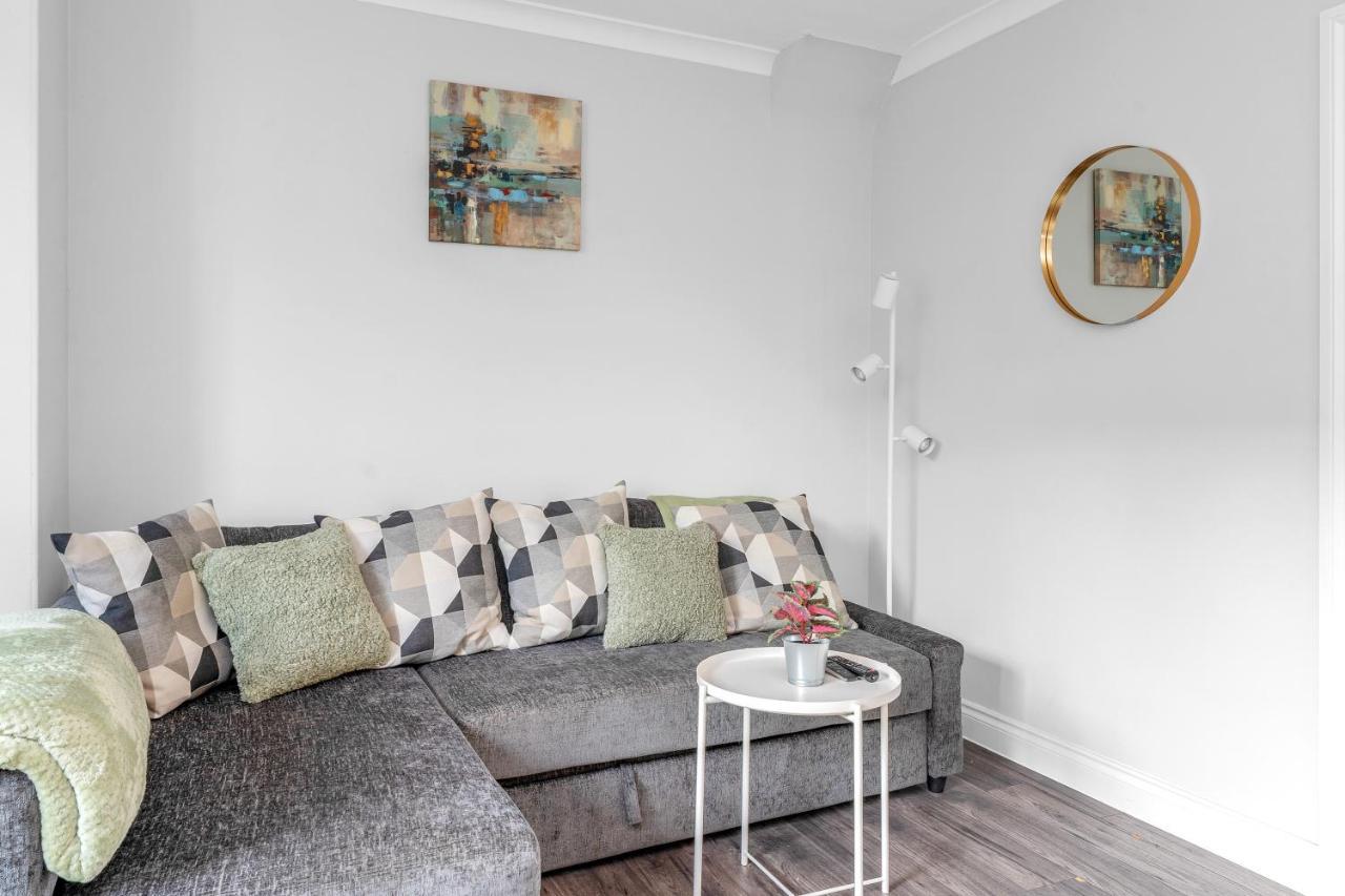 Modern & Spacious 2 Bedroom House - Free Parking - Front & Back Garden - Private Main Door Entrance Edinburgh Exterior foto
