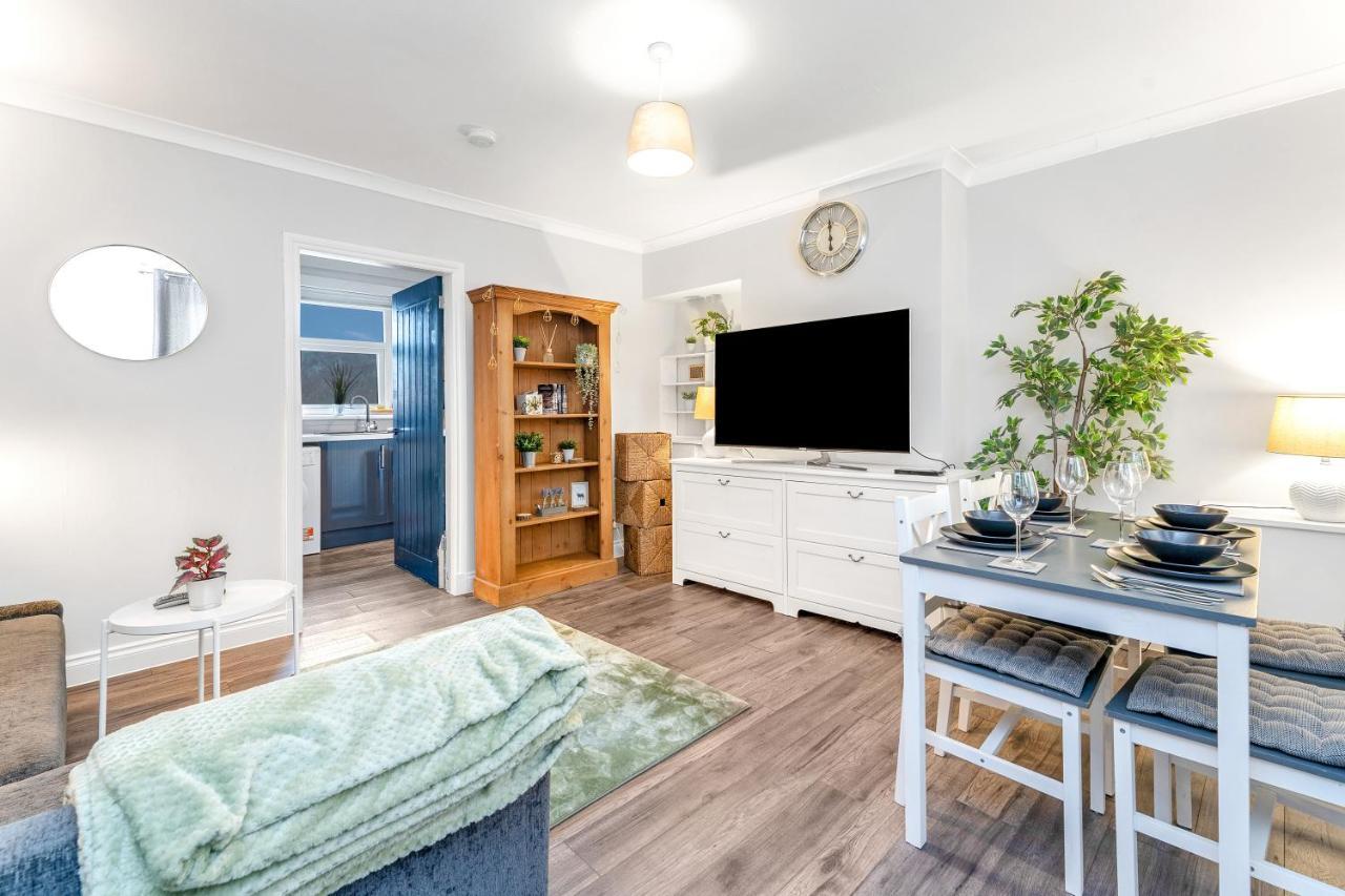 Modern & Spacious 2 Bedroom House - Free Parking - Front & Back Garden - Private Main Door Entrance Edinburgh Exterior foto